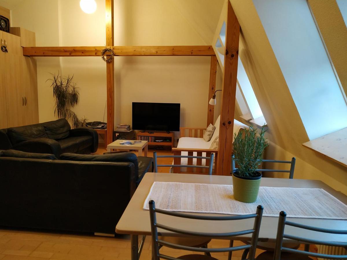 Sunlit Loft Apartment Riga Esterno foto